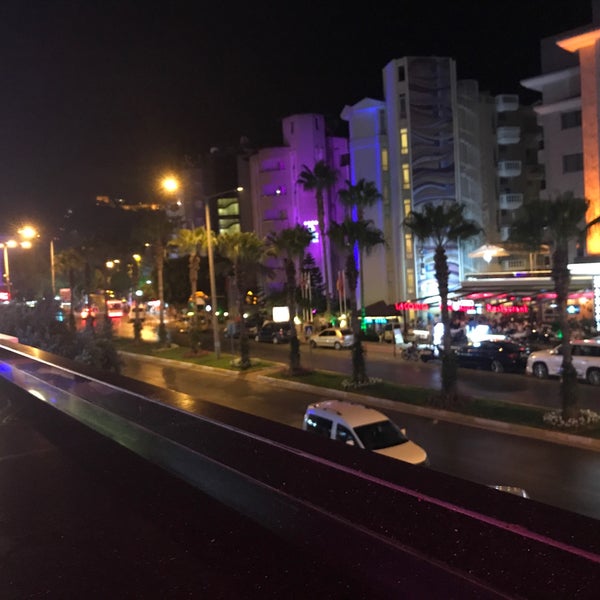 Photo taken at Alaiye Kleopatra Hotel by Serdar Ö. on 7/30/2018