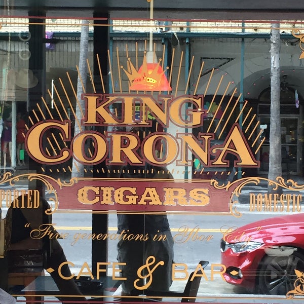 Das Foto wurde bei King Corona Cigars Cafe &amp; Bar von Dirk V. am 4/18/2016 aufgenommen
