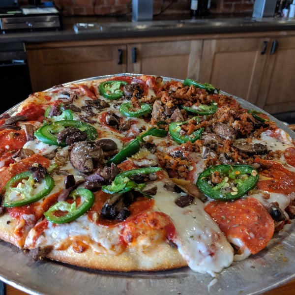 6/24/2019 tarihinde Nicoleziyaretçi tarafından Pi Pizzeria'de çekilen fotoğraf