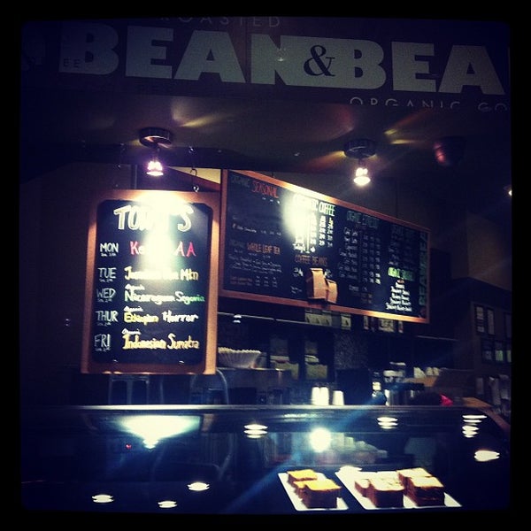 Photo taken at Bean &amp; Bean Coffee by Kirsten P. on 10/22/2012