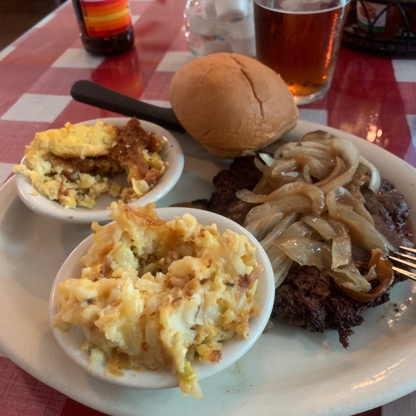 10/6/2019 tarihinde Kelli W.ziyaretçi tarafından Texan Cafe &amp; Pie Shop'de çekilen fotoğraf