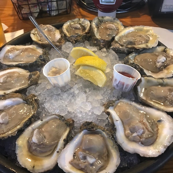 Foto tirada no(a) Quality Seafood Market por Kelli W. em 7/18/2018