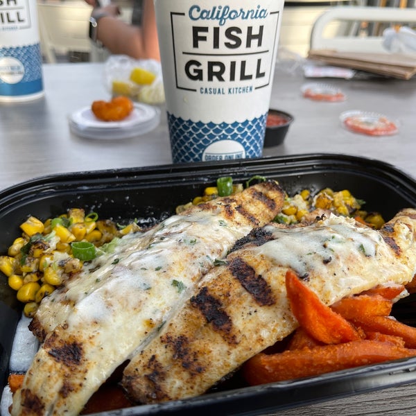 California Fish Grill - 401 N Moorpark Rd