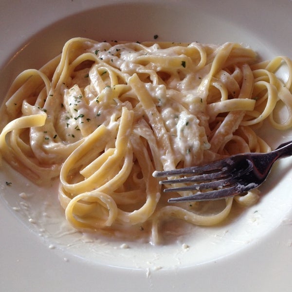 Foto diambil di Capi&#39;s Italian Kitchen oleh Joel E. B. pada 2/7/2014