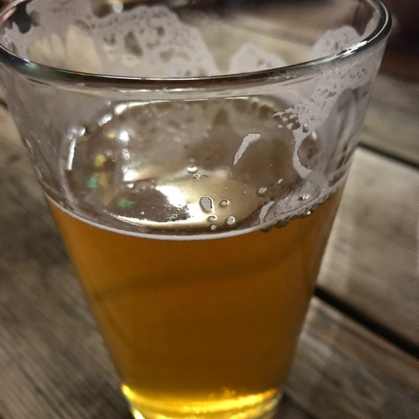 Photo taken at Malone&#39;s Ale House by nobsong on 9/6/2019