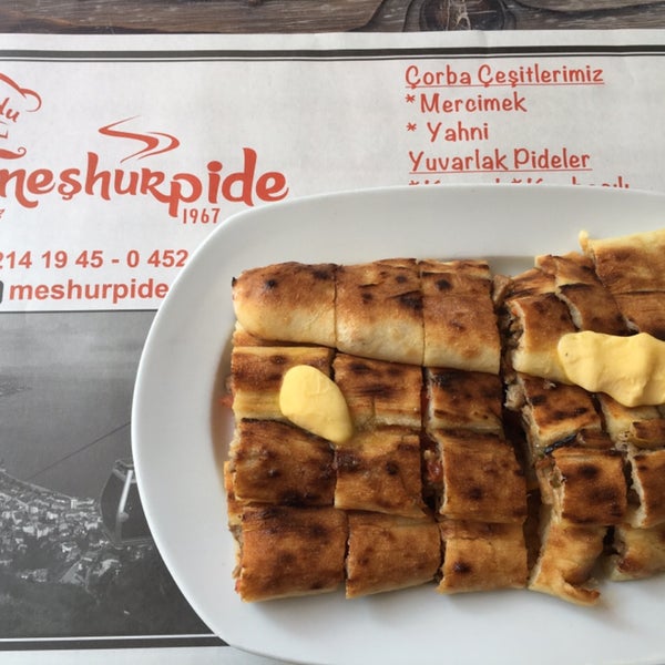 Снимок сделан в Meşhur Pide Restaurant пользователем Burak S. 6/25/2019