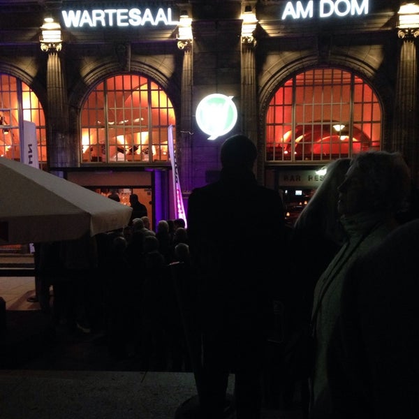 11/25/2014 tarihinde Lusalla N.ziyaretçi tarafından Wartesaal am Dom'de çekilen fotoğraf