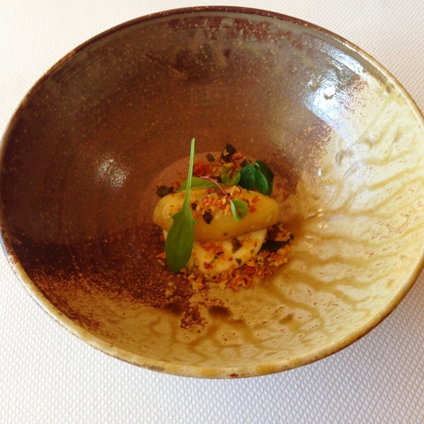 Photo taken at The Restaurant at Meadowood by Ning M. on 5/12/2013