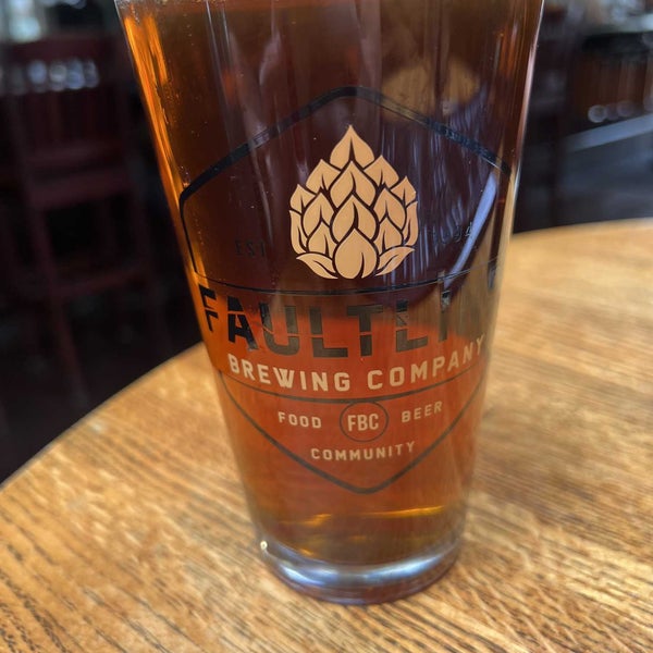Photo taken at Faultline Brewing Company by Jessica W. on 6/3/2022