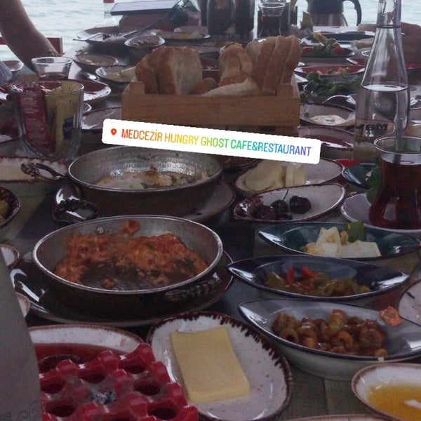 Photo taken at Medcezir Hungry Ghost by 🇹🇷  🅢🅡🅣  🇹🇷 on 5/29/2022