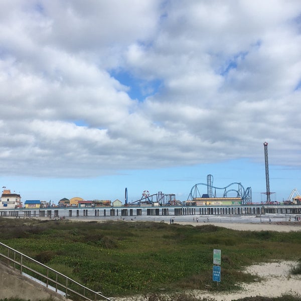 12/24/2021 tarihinde AYenerziyaretçi tarafından Galveston Island Historic Pleasure Pier'de çekilen fotoğraf