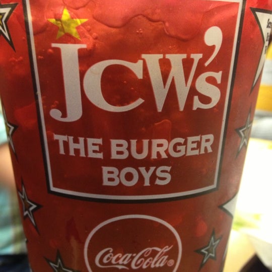 Das Foto wurde bei JCW&#39;s The Burger Boys von Gabe G. am 10/21/2012 aufgenommen