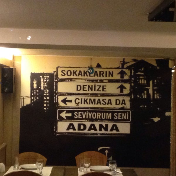 รูปภาพถ่ายที่ Adana İl Sınırı Ocakbaşı โดย Melih M. เมื่อ 11/29/2015