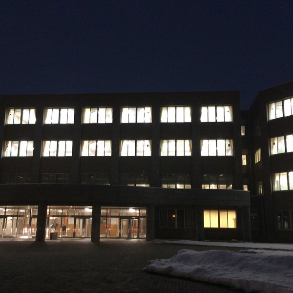 Photos At 北海道帯広柏葉高等学校 東5条南1 1