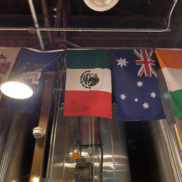 9/18/2022 tarihinde Eduardo R.ziyaretçi tarafından Four Peaks Brewing Company'de çekilen fotoğraf