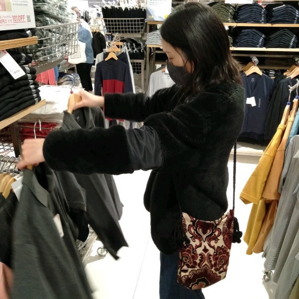 ユニクロ Clothing Store ユニクロ Clothing Store