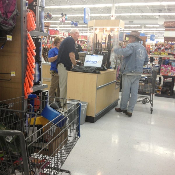 Walmart Supercenter Winchester'de Hipermarket