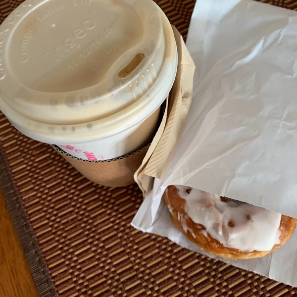 Foto tirada no(a) Dynamo Donut &amp; Coffee por Garett T. em 9/12/2022