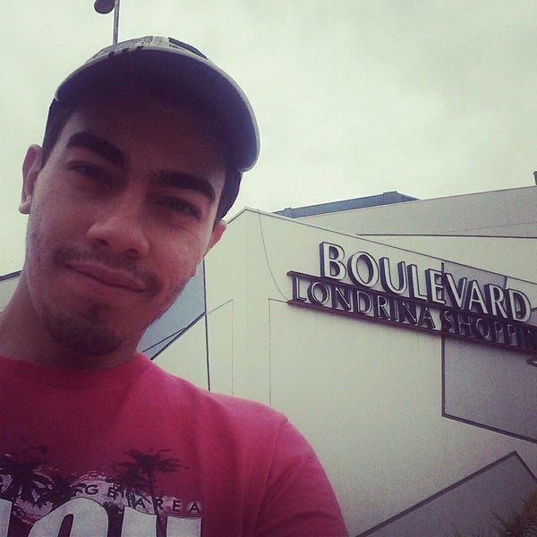 10/31/2014 tarihinde Jéfferson B.ziyaretçi tarafından Boulevard Londrina Shopping'de çekilen fotoğraf