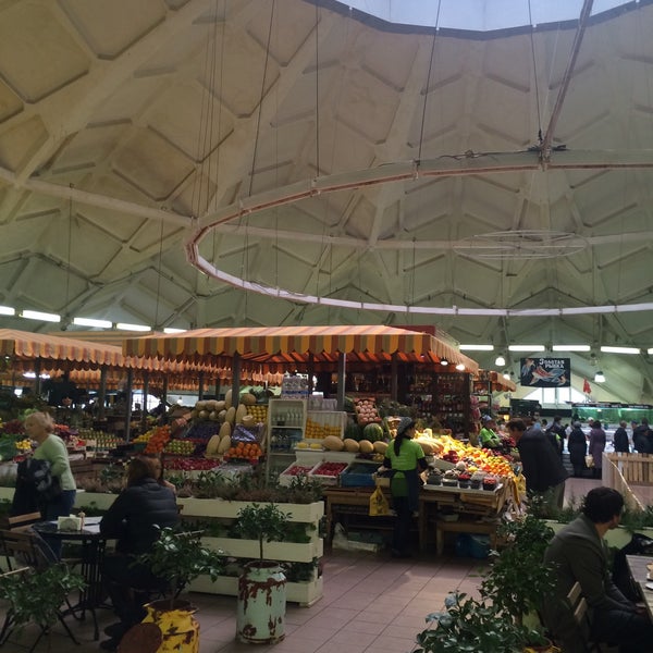 Photo prise au Danilovsky Market par Gogo U. le10/18/2015
