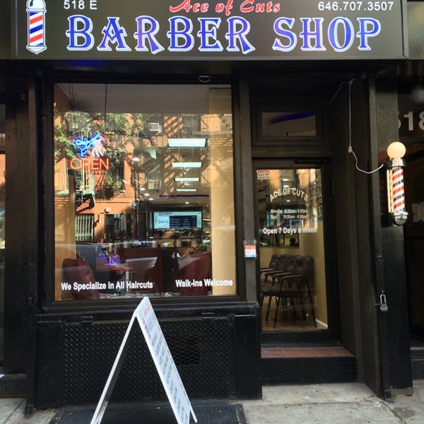 7/1/2014 tarihinde Abo S.ziyaretçi tarafından Ace of Cuts Barber Shop'de çekilen fotoğraf