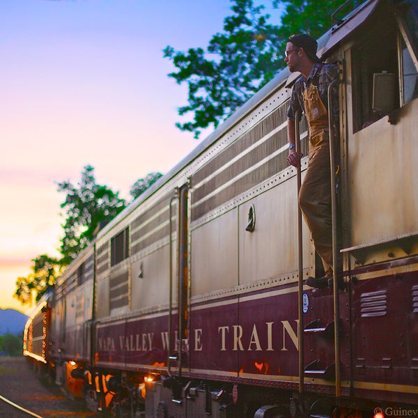 7/1/2014 tarihinde Napa Valley Wine Trainziyaretçi tarafından Napa Valley Wine Train'de çekilen fotoğraf