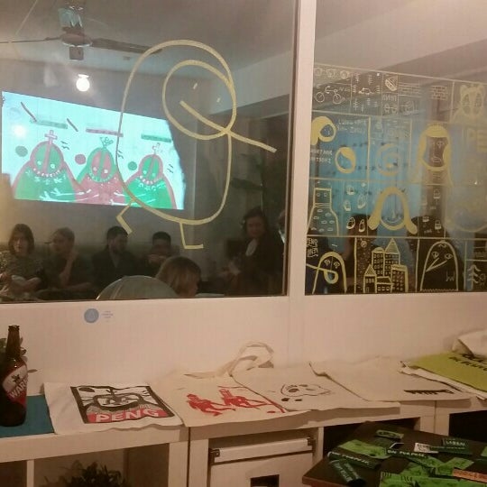 Foto diambil di Die Zentrale Coworking oleh Bastian K. pada 1/30/2016