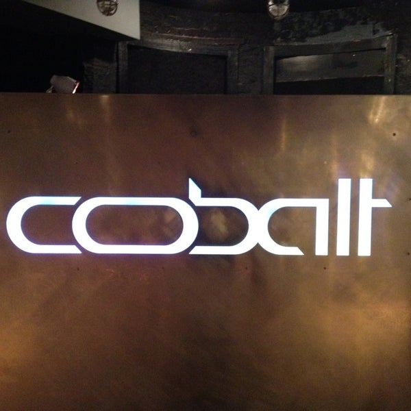 รูปภาพถ่ายที่ Cobalt โดย Eboné B. เมื่อ 1/7/2013