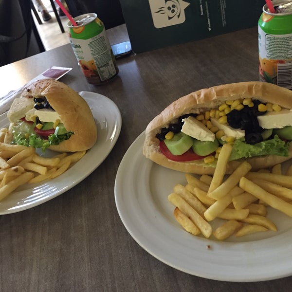 6/12/2015 tarihinde Büşra D.ziyaretçi tarafından Dudu Cafe Restaurant'de çekilen fotoğraf