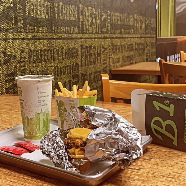 Grilled Burger B1 برجر مشوي Burger Joint In الخليج