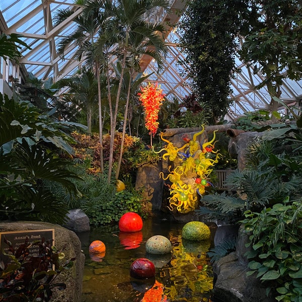 Снимок сделан в Franklin Park Conservatory and Botanical Gardens пользователем Susan M. 1/10/2021