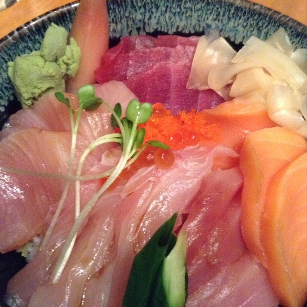 Photo taken at Masu Sushi by Nina S. on 12/6/2014