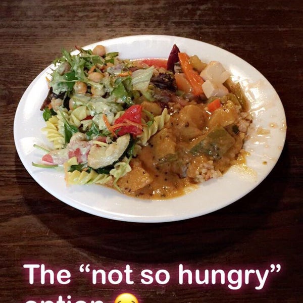 Foto diambil di Gopal&#39;s Pure Vegetarian Restaurant oleh Sally H. pada 3/26/2018