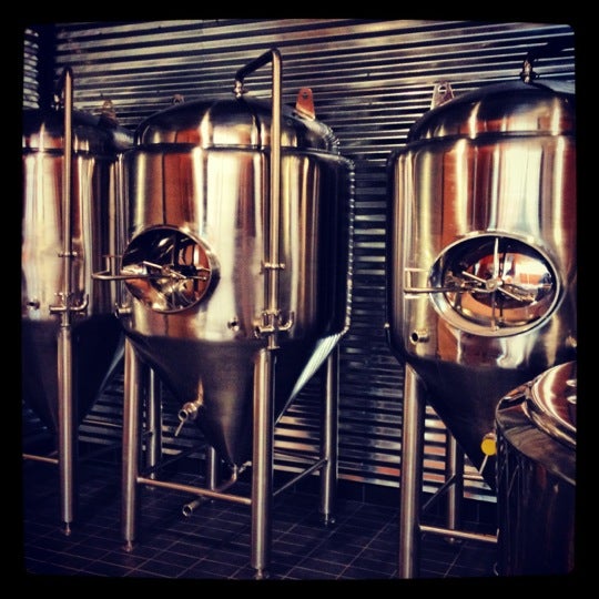 11/27/2012 tarihinde Abbey L.ziyaretçi tarafından Albia Brewing Company'de çekilen fotoğraf