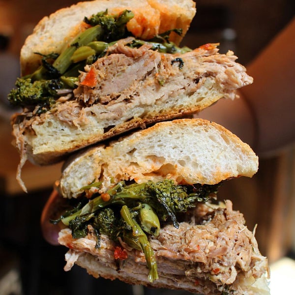 Foto tirada no(a) Untamed Sandwiches por LETTUCEDINE em 9/10/2015