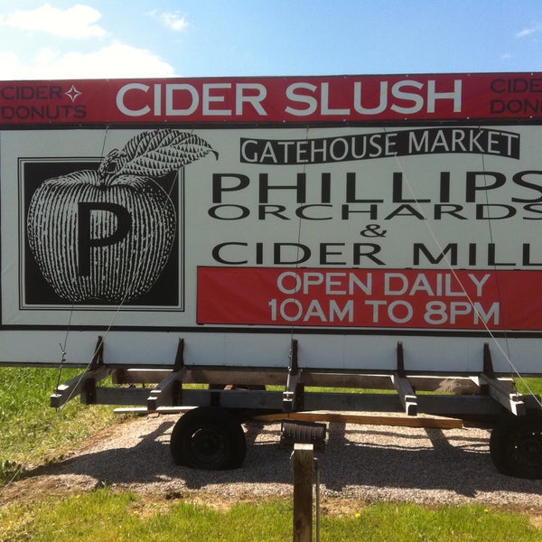 Phillips Orchards & Cider Mill Gatehouse Market Farm in Saint Johns