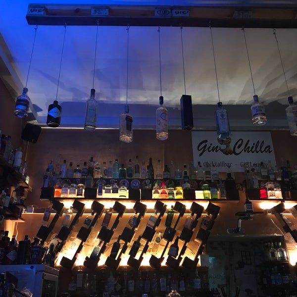 Foto tirada no(a) Gin Chilla Bar por Henning G. em 1/30/2018