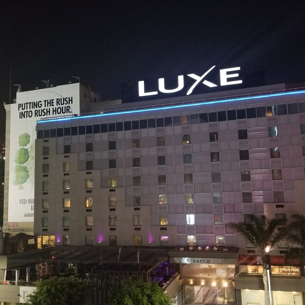 รูปภาพถ่ายที่ Luxe City Center Hotel โดย Emeka C A. เมื่อ 6/25/2017