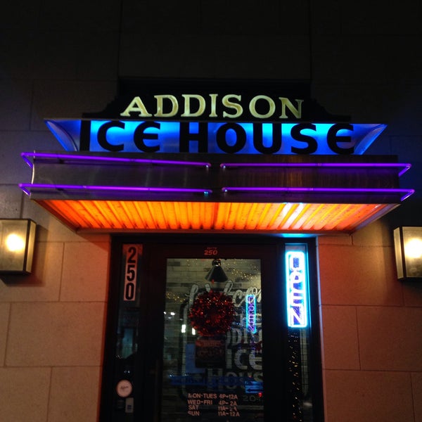 Foto scattata a Addison Ice House da N K. il 12/30/2019