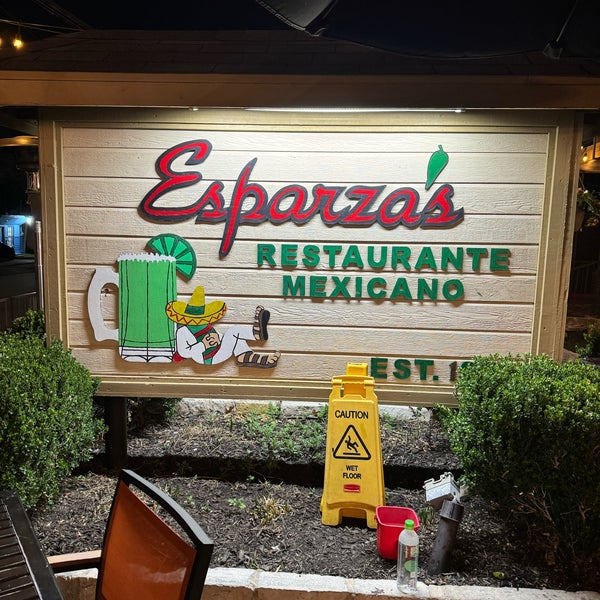 Снимок сделан в Esparza&#39;s Restaurante Mexicano пользователем N K. 2/25/2024