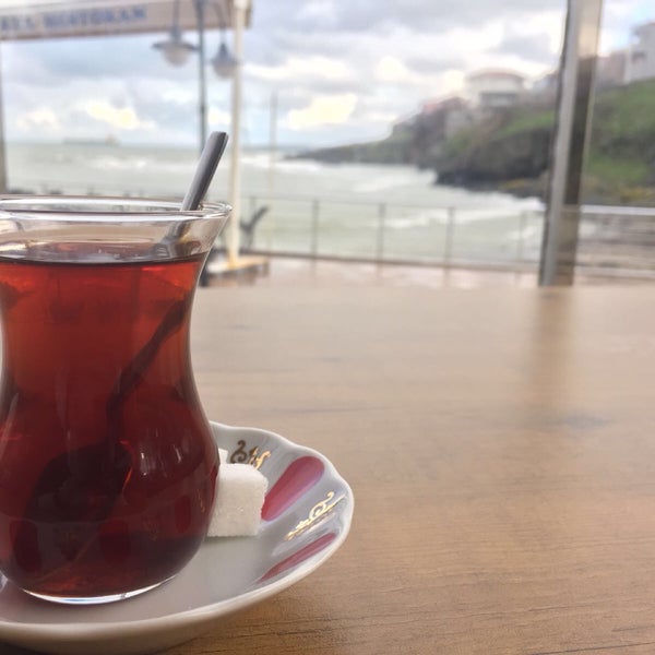 Foto tirada no(a) Yalçınkaya Cafe &amp; Restaurant por 🔱  Muhammet E. em 1/24/2018
