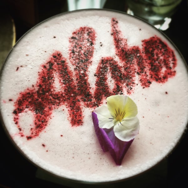 รูปภาพถ่ายที่ The Edgbaston Boutique Hotel &amp; Cocktail Lounge โดย Yipski เมื่อ 5/5/2015