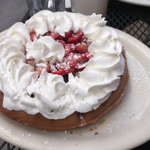 Copper Skillet Courtyard 811 Ferry St