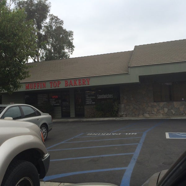 Muffin Top Bakery Cupcake Shop in Riverside