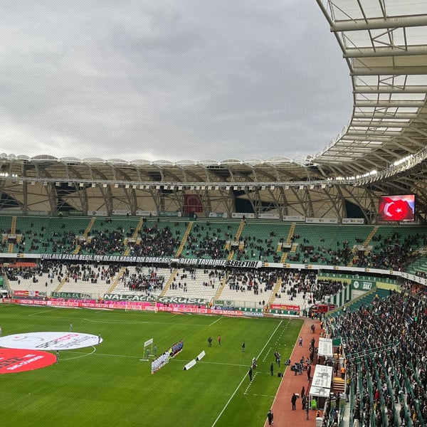 Foto tomada en Konya Büyükşehir Stadyumu  por Cafer el 4/29/2023
