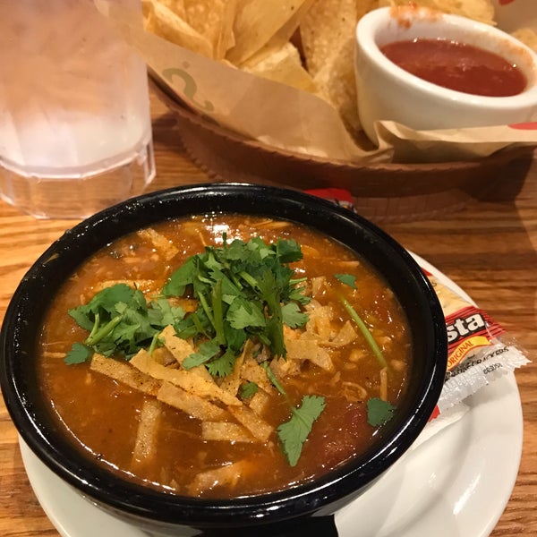 Photo taken at Chili&#39;s Grill &amp; Bar by Alex M. on 9/19/2019