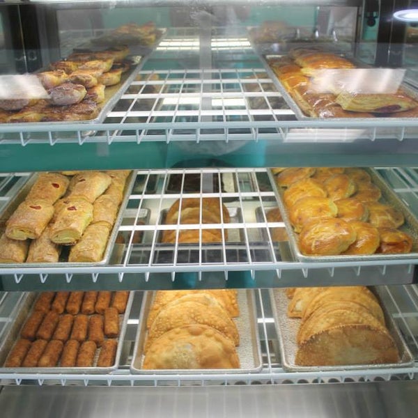 รูปภาพถ่ายที่ Miramar Bakery โดย Miramar Bakery เมื่อ 7/3/2014