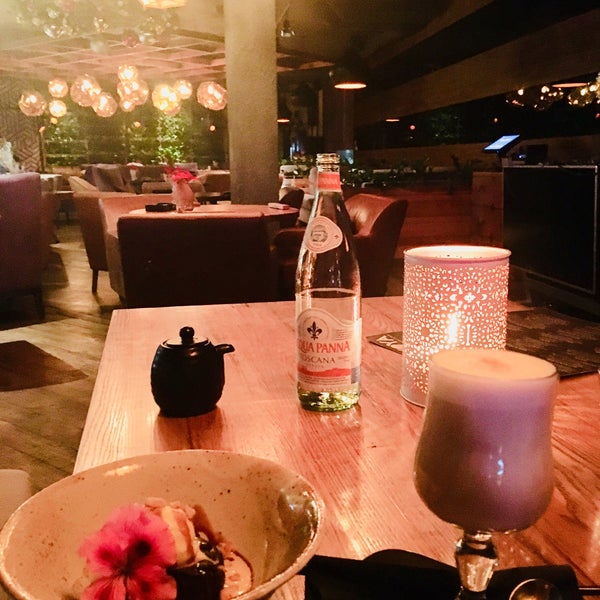 Das Foto wurde bei KOYA asian restaurant&amp;bar von Viktoriia am 12/30/2018 aufgenommen
