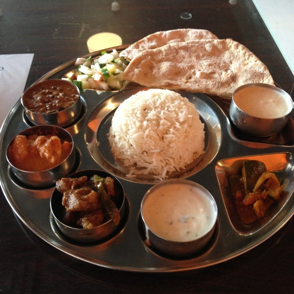 8/11/2013 tarihinde James W.ziyaretçi tarafından Phulkari Punjabi Kitchen'de çekilen fotoğraf