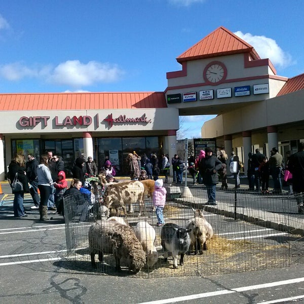 Photos at Preakness Shopping Center Wayne, NJ